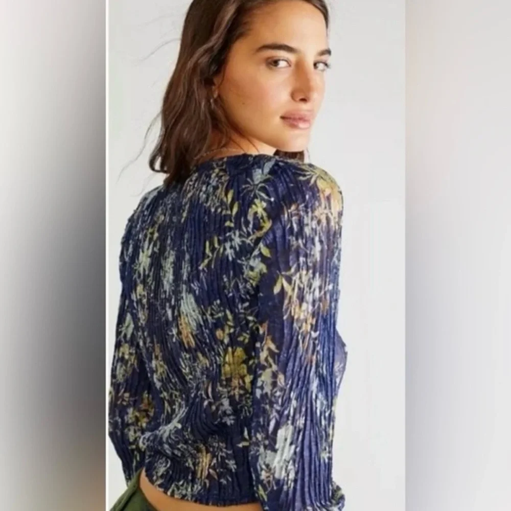 5 for $25!! Free People We the Free Angelina Top Indigo Floral Long Sleeve